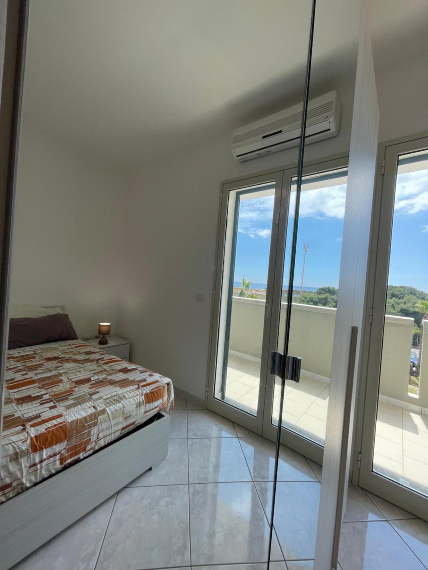 House Nereide, Lovely Apartment Sea View Gallipoli Ngoại thất bức ảnh
